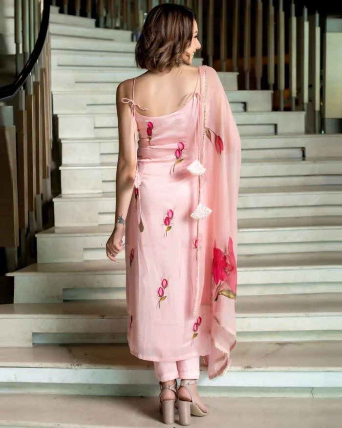 Women Embroidery Straight Kurta Set - Image 2