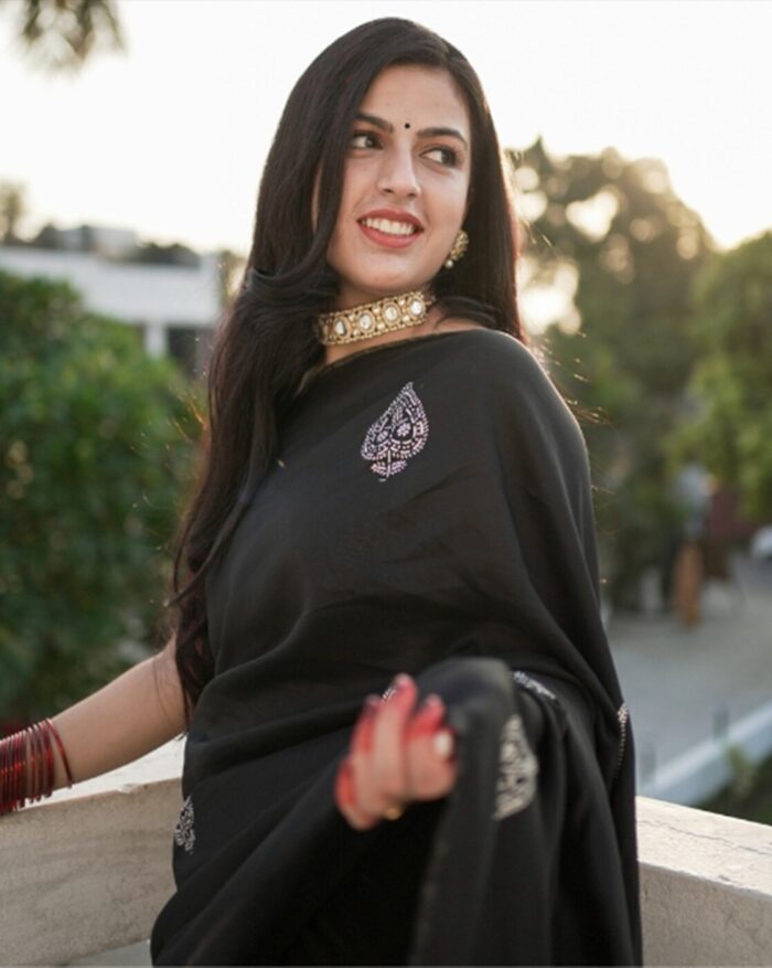 Women Embroidery Traditional Saree With Blouse - Image 2